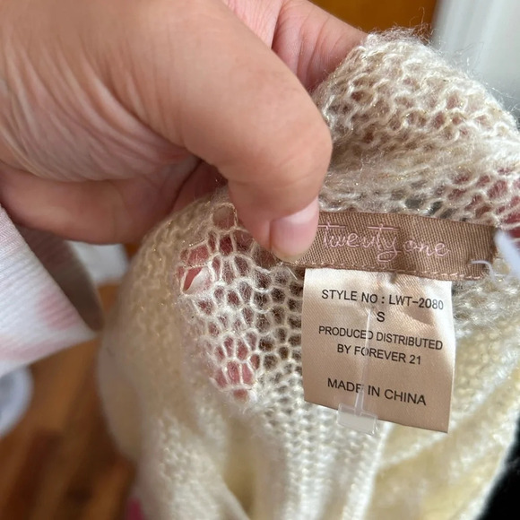 FOREVER 21 VINTAGE FLORAL EMBROIDERED SWEATER - Picture 3 of 6